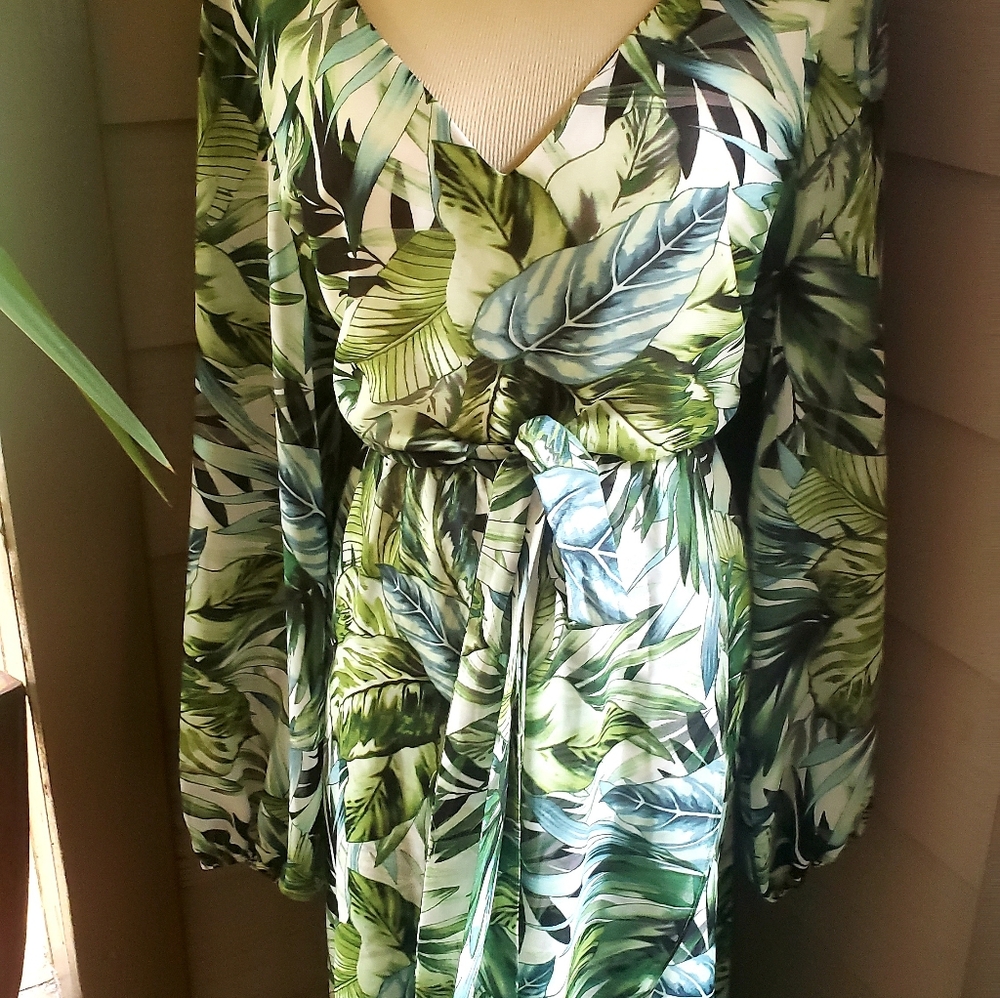 Nine West Maxi. Faux wrap with belt and is lined to thigh.  NWOT SIZE 16